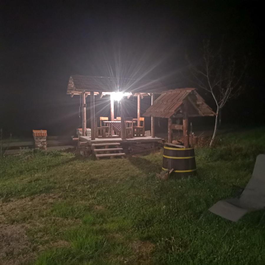 ホテル Etno Konak Angela Kalna エクステリア 写真
